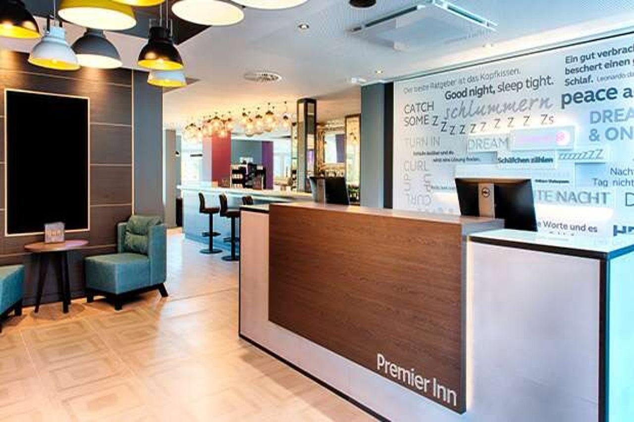 Premier Inn Luebeck City Stadtgraben Екстер'єр фото