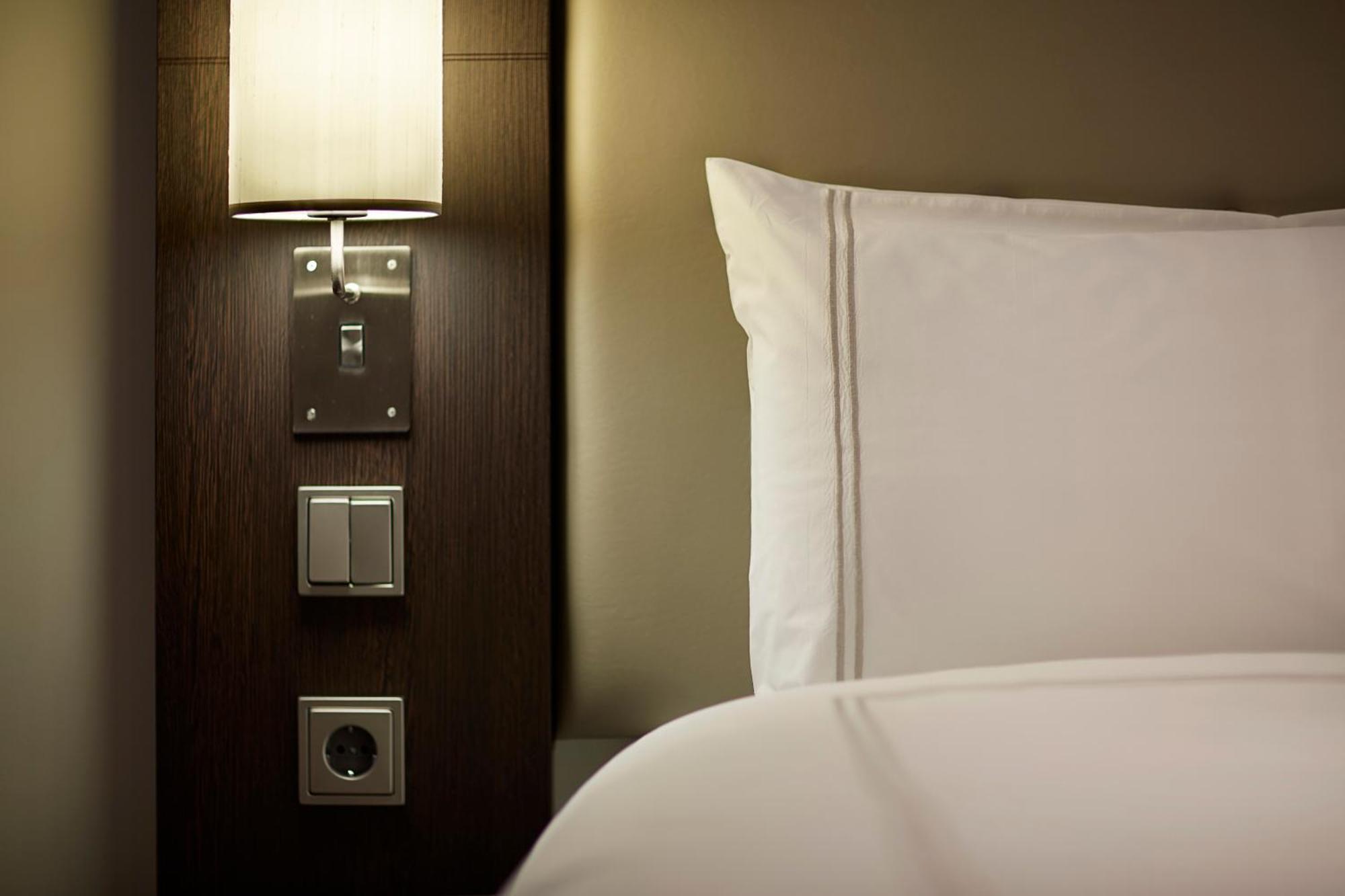 Premier Inn Luebeck City Stadtgraben Екстер'єр фото