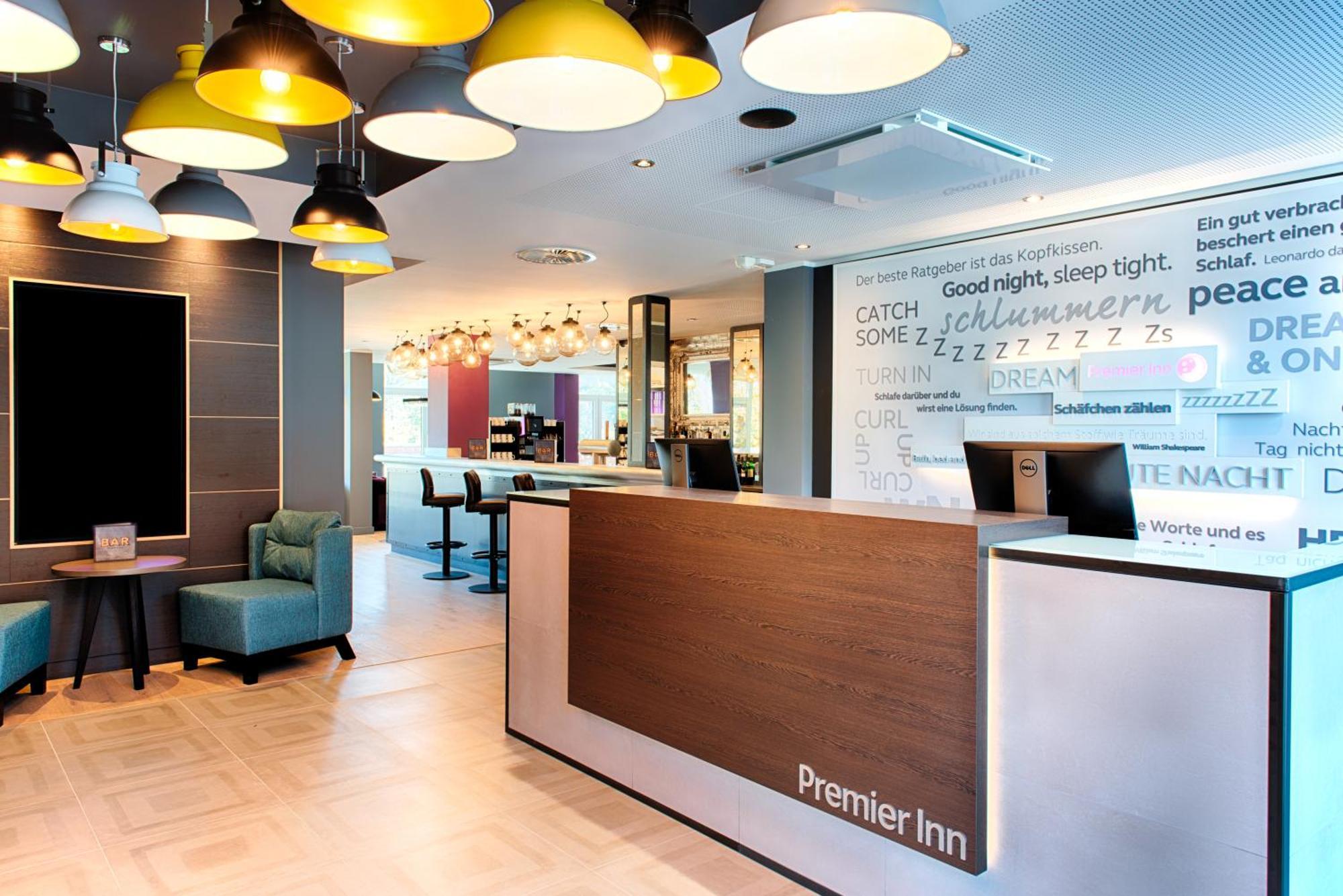 Premier Inn Luebeck City Stadtgraben Екстер'єр фото